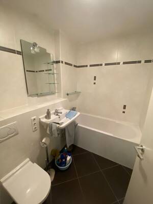 3 Zimmerwohnung mit hochwertiger Einbauküche und großem Balkon – 80807 München – Vorschaubild 4