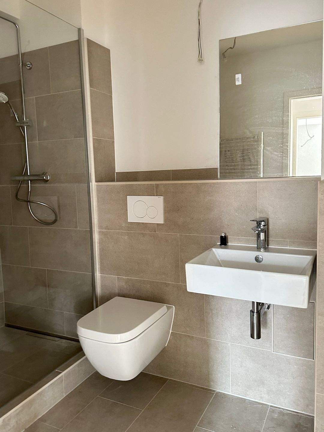 2 Zimmer mit Einbauküche und Stellplatz – Coswig – Vorschaubild 3
