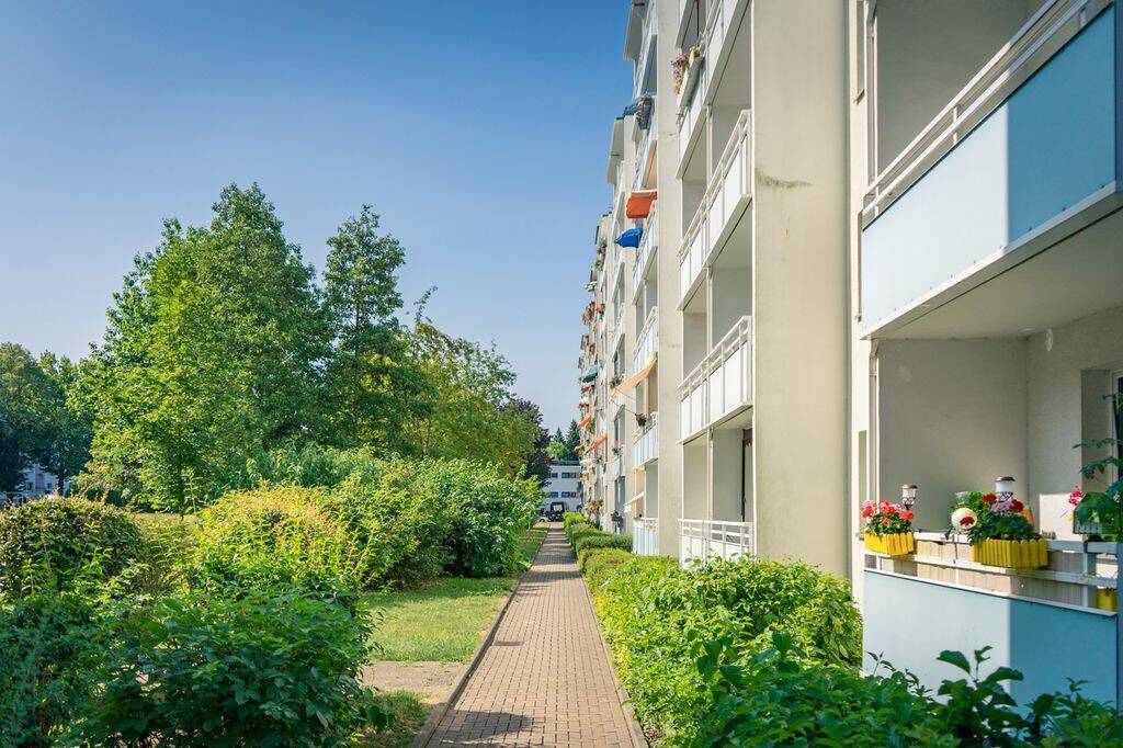 4-Raum-Wohnung mit Balkon und den Spielplatz im Wohnumfeld – Chemnitz – Bild 1 von 6