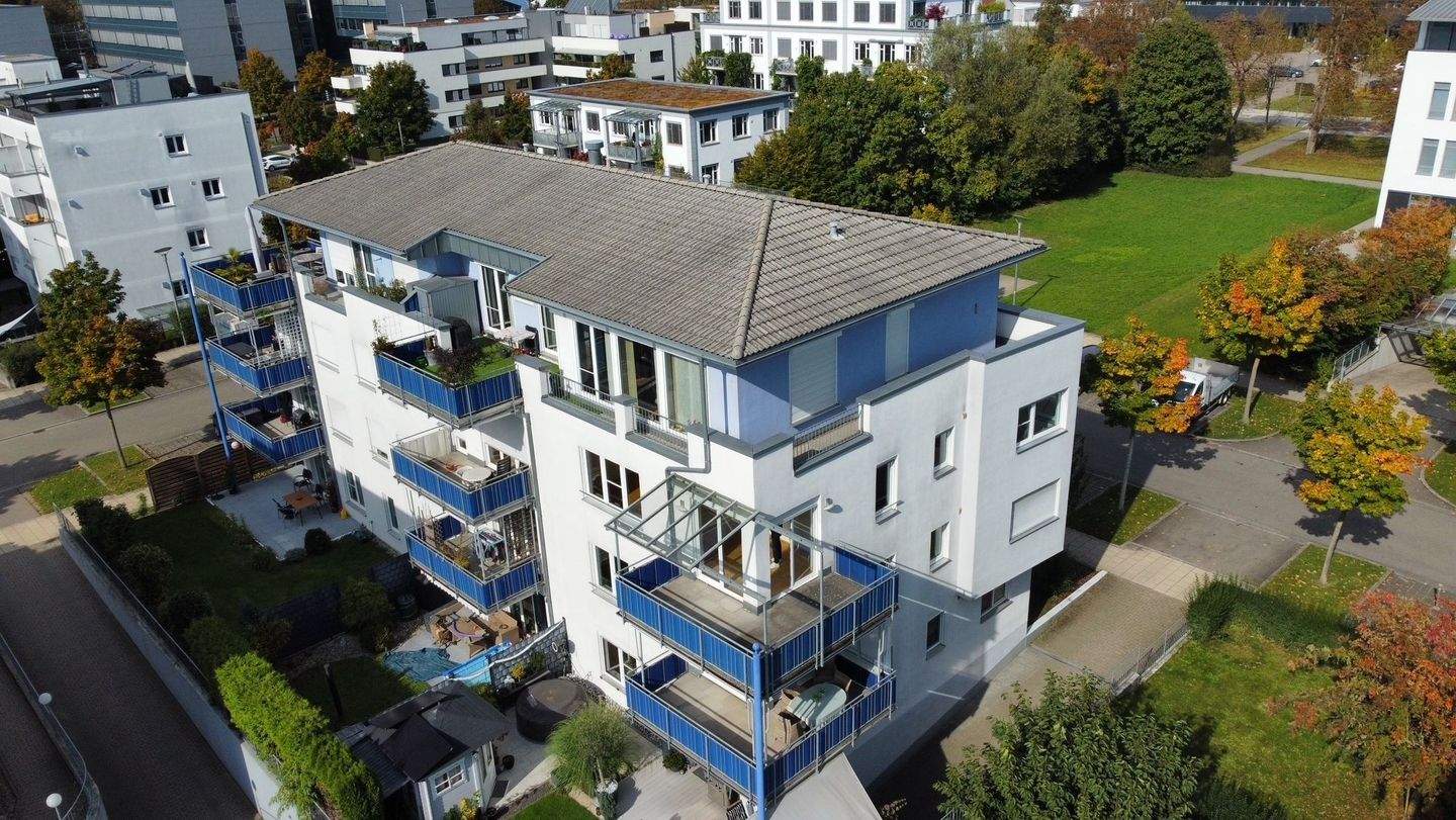 +WILEY+ Schicke Etagenwohnung mit 40 m² Wohnzimmer in ruhiger Wohnlage – Neu-Ulm – Bild 1 von 9