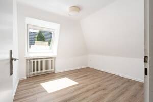 Stilvolles Einfamilienhaus mit Sauna, großem Grundstück und modernisierter Technik in Oberneuland – 28355 Bremen – Vorschaubild 7