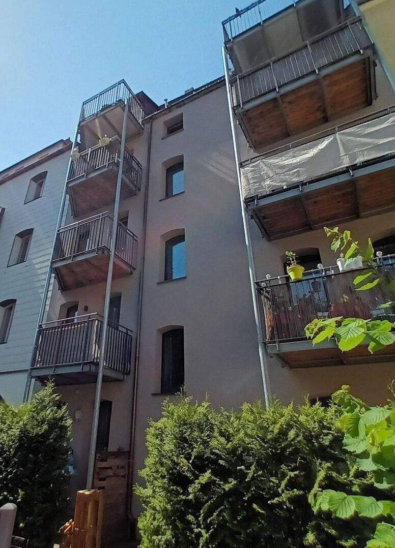 Nürnberg Nord: helle 2-Zimmer DG-Wohnung mit Balkon, Singleküche, Duschbad mit Fenster - vermietet zur Kapitalanlage