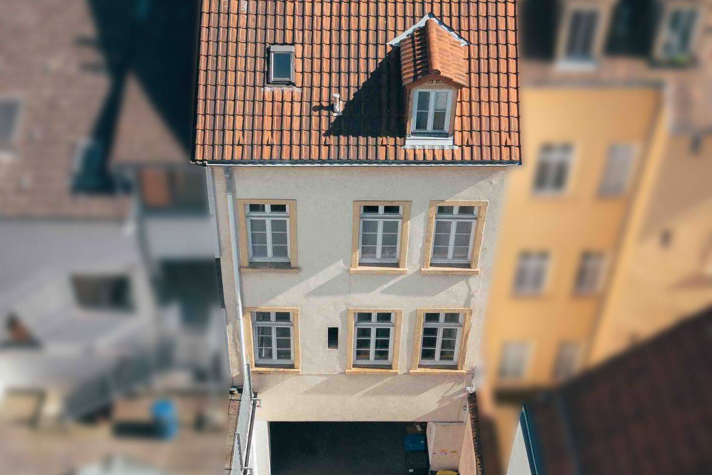 Mehrfamilienhaus mit Entwicklungspotenzial in begehrter Lage der Heidelberger Plöck – Heidelberg – Vorschaubild 2