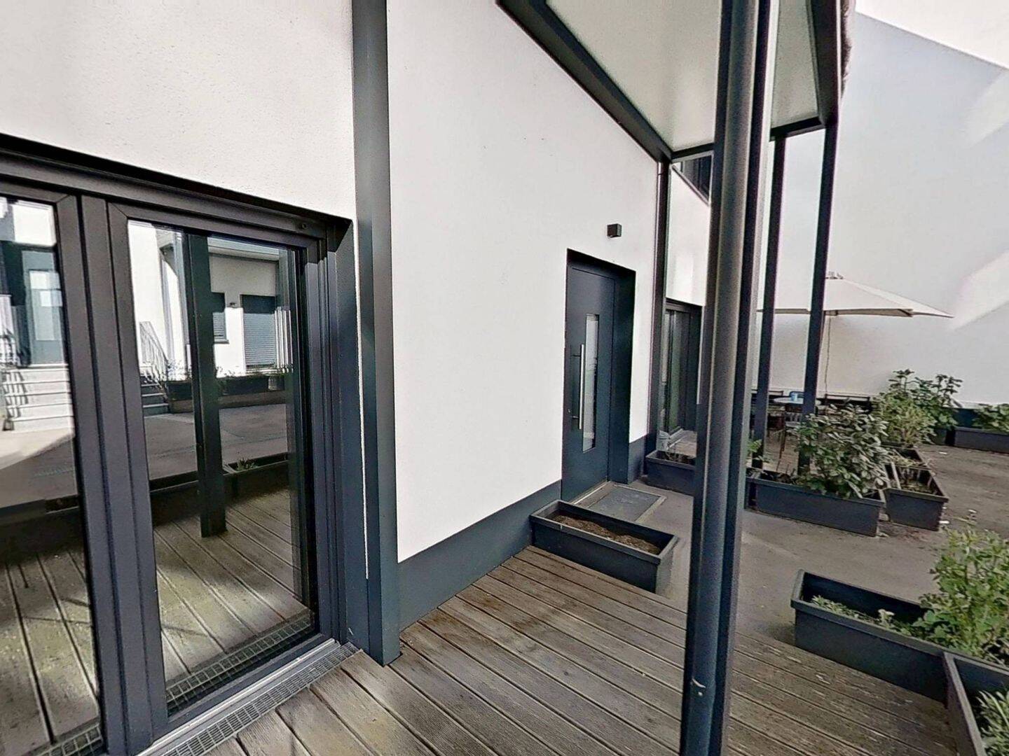 Zentral gelegenes Single-Apartment mit EBK, modernem Duschbad und TERRASSE im Stuttgarter Westen – Stuttgart – Vorschaubild 2