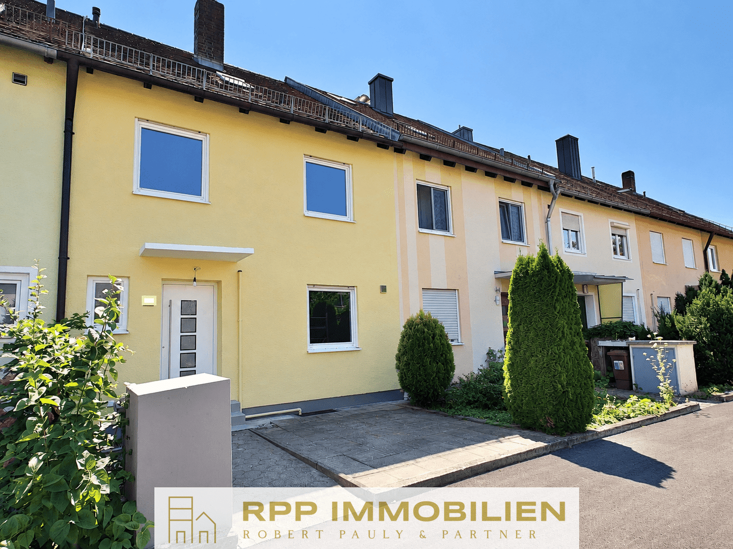 Renoviertes Reihenmittelhaus mit sonnigem Südgarten - ein Zuhause für Familien