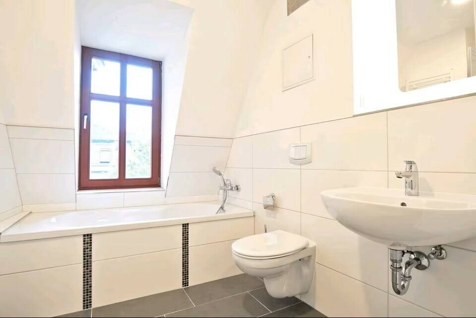 Charmante Dreiraum-Maisonettewohnung in begehrter Lage - Ihr neues Zuhause wartet! – Dresden – Vorschaubild 2