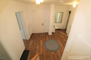 19249 HomeCompany Dresden Möbliert/ Furnished Traumhafte 4-Zimmer Maisonett-Wohnung mit Blick zur Elbe max. 4 Personen – 1127 Dresden – Vorschaubild 4