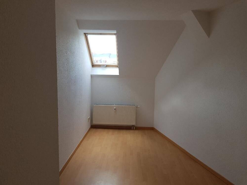 3-Zi.-Zimmer Dachgeschoßwohnung in ruhiger Lage mit großem Wohnzimmer – Chemnitz – Vorschaubild 5