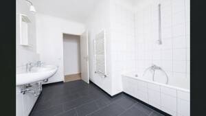 Bezugsfrei in Toplage in Friedrichshain: Helle 2-Zimmer-Altbauwohnung mit Tageslichtbad – 10249 Berlin – Vorschaubild 8
