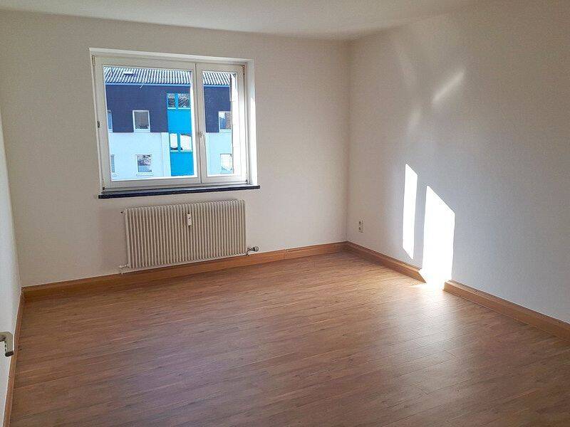 ruhig gelegene 5-Zimmer-Wohnung in Regensburg – Regensburg – Vorschaubild 4