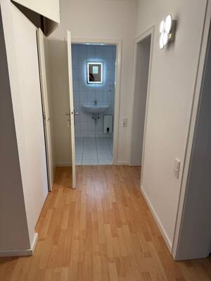 Ihr neues Zuhause :Helle 3-Zimmer-Wohnung im EG/Hochparterre – 40547 Düsseldorf – Vorschaubild 5