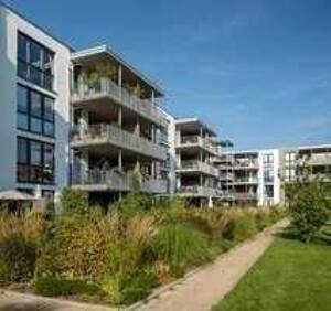 Wohnen im Park - sonnige 2-Zimmer-Wohnung im 3.OG mit Blick ins Grüne