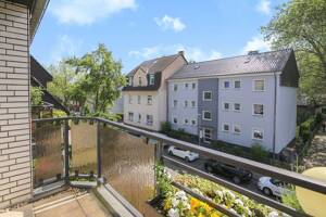 Freigezogene Maisonettewohnung mit ca. 110 m²,zwei Balkonen &Tiefgaragenstellplatz in Essen-Frintrop – 45359 Essen – Vorschaubild 4