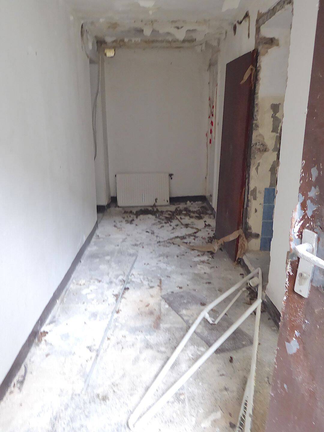 Sanierungsbedürftiges Haus mit 2-3 WE, Garage und kleinem Garten – Bonn – Vorschaubild 2