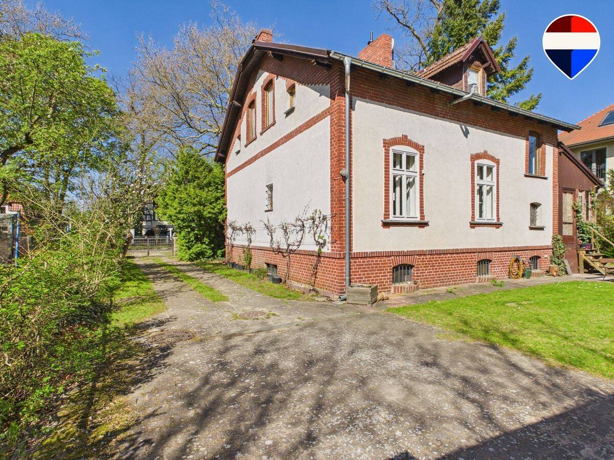 Charmantes Haus mit Flair auf großem Grundstück mit Fließ – Schöneiche bei Berlin – Vorschaubild 2