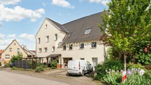 Gepflegtes, teilvermietetes MFH mit 3 Wohnungen und Ausbaureserve für eine weitere Wohnung!