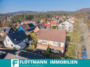 Charmante Doppelhaushälfte mit Garten, Balkon und viel Potenzial!