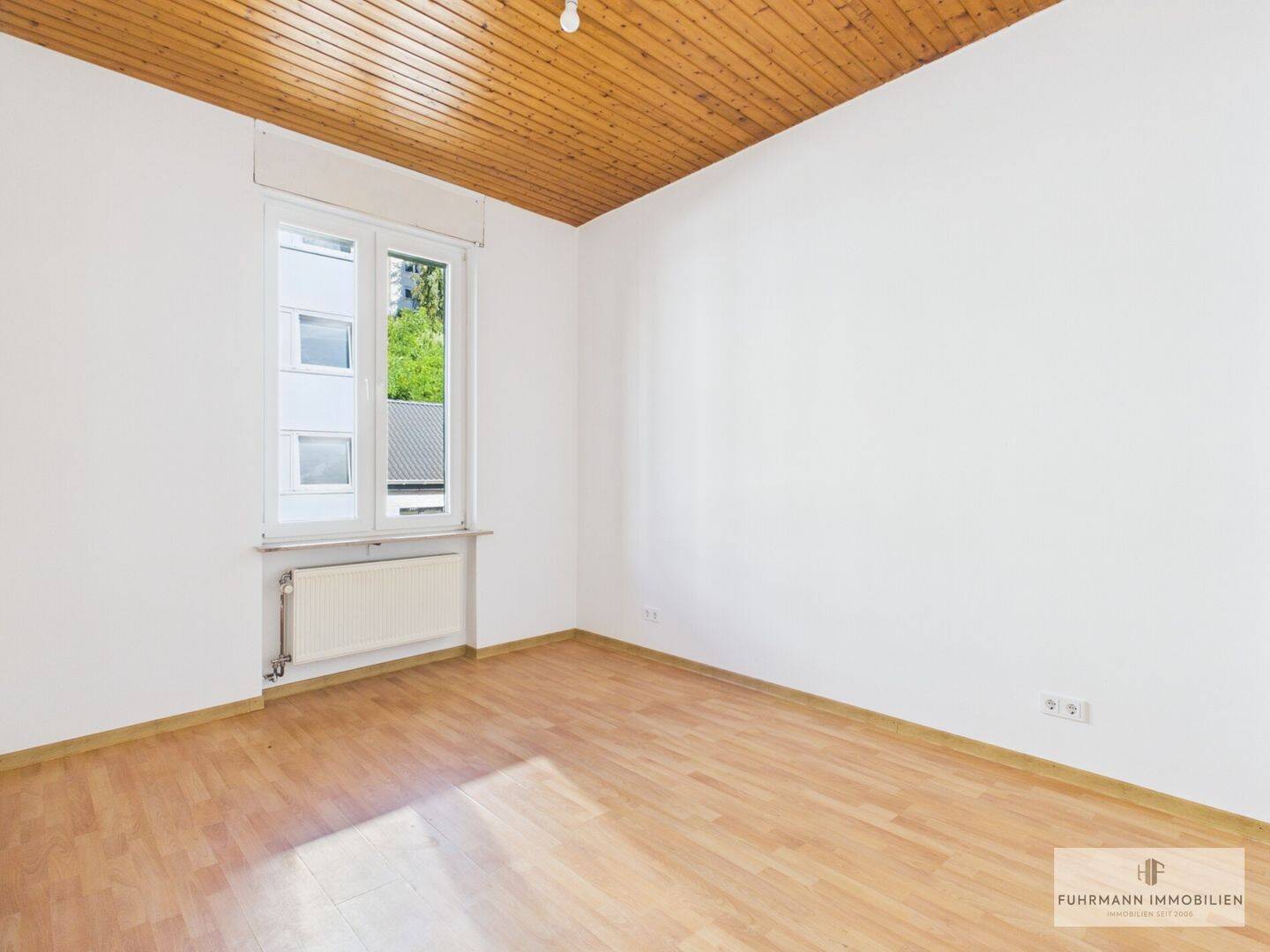 Lichtdurchflutete 4 ZKB Wohnung mit Loggia in gepflegtem Dreifamilienhaus in Saarbrücken-Malstatt – Saarbrücken – Vorschaubild 9
