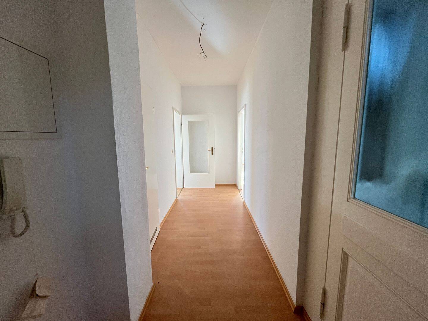 Lichtdurchflutete Wohnung mit grünem Innenhoft - wird für Sie neu saniert – Chemnitz – Vorschaubild 3