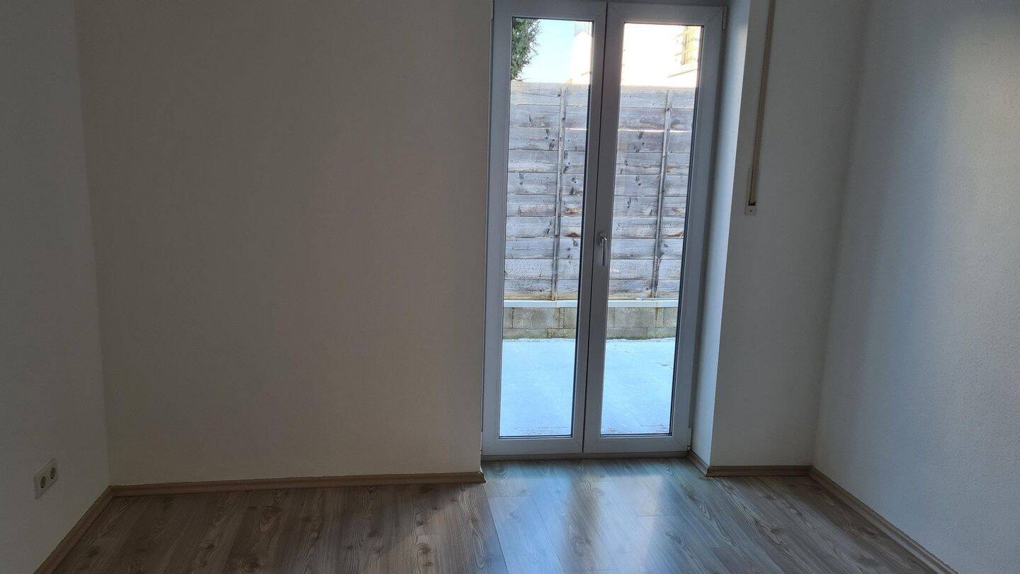 Schöne Wohnung, 2 Zimmer, Küche, Bad, Stellplatz – Ingolstadt – Vorschaubild 5