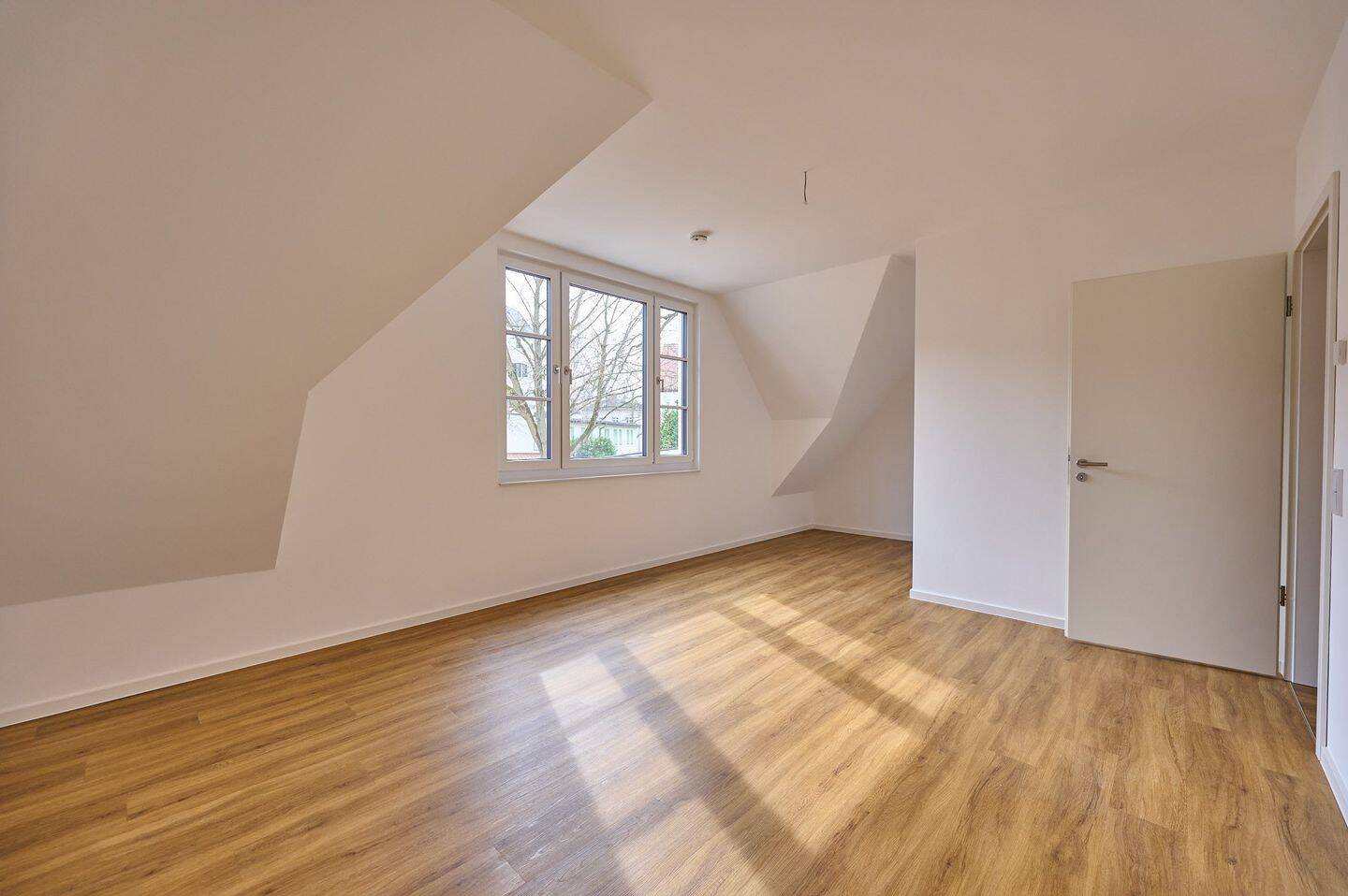 Exklusives Stadthaus mit Garage – Berlin – Vorschaubild 8