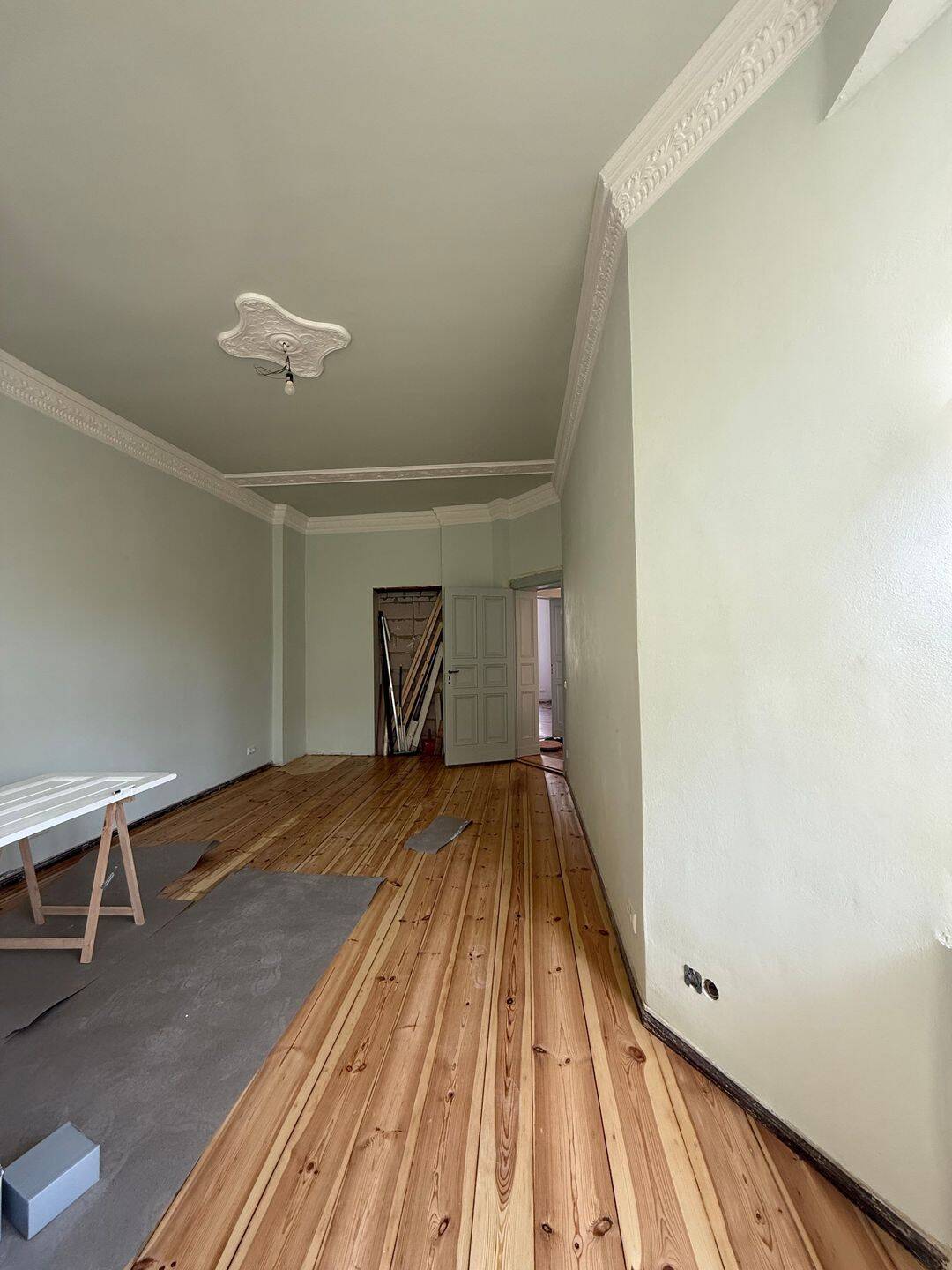 SANIERTE ALTBAUWOHNUNG PARKETT STUCK 2xBADEZIMMER HELL BALKON – Berlin – Vorschaubild 5