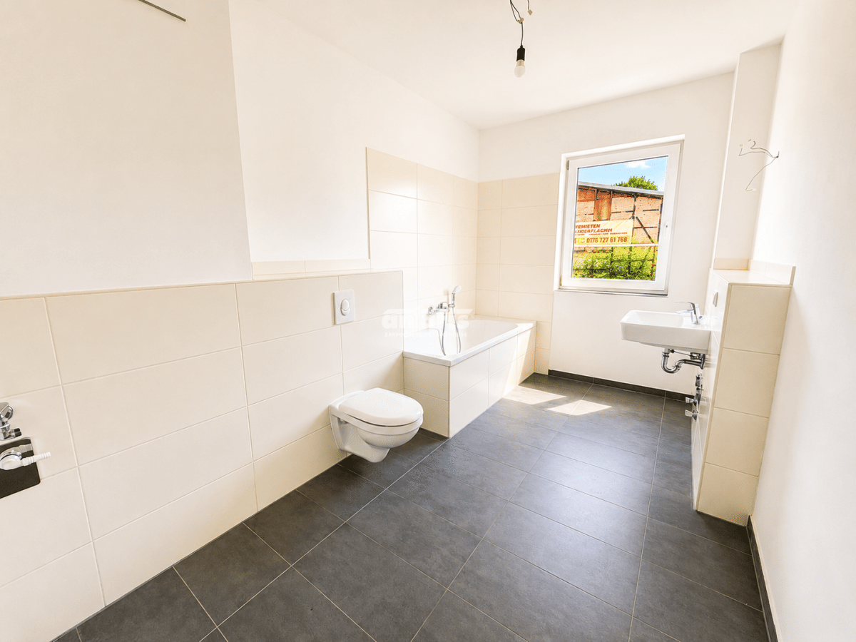 antaris Immobilien GmbH **Moderne 4-Raum-Wohnung mit Terrasse und zwei Bädern** – Erfurt – Vorschaubild 8
