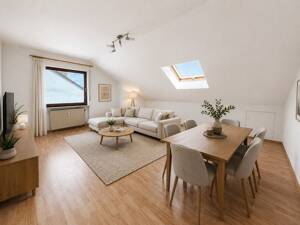 Ruhig wohnen, stadtnah leben - 2-Zimmer-Wohnung mit Dachloggia und Tiefgaragenstellplatz – 97080 Würzburg – Vorschaubild 4