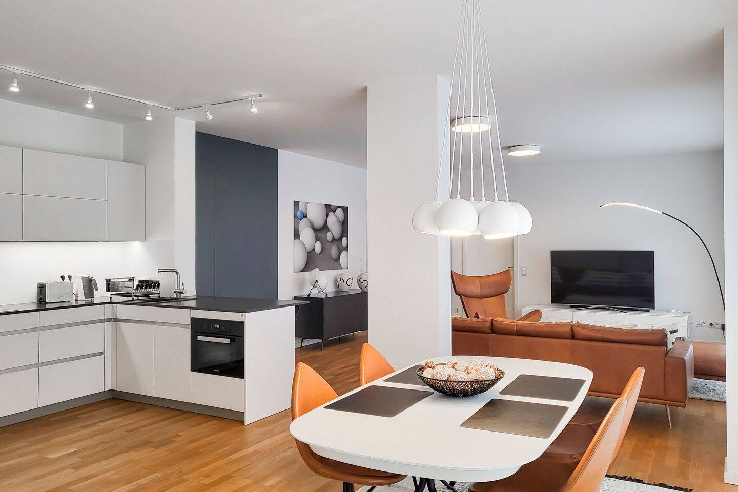 Luxuriöse 3-Zimmer-Wohnung 112 m²+ Parkplatz in Berlin-Mitte - PROVISIONSFREI - (No Commission) – Berlin – Vorschaubild 7