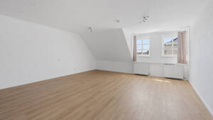 Umfangreich renovierte 2-Zimmer-Wohnung inkl. EBK in zentraler Lage von Mailing – 85055 Ingolstadt – Vorschaubild 2