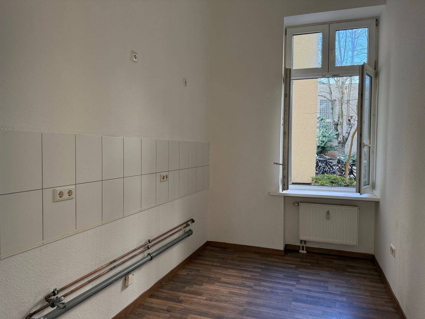 Wohnen zwischen Naturidyll und urbanem Flair: Bezugsfreie 2-Zimmer-Erdgeschosswohnung im Altbau! – Berlin – Vorschaubild 8