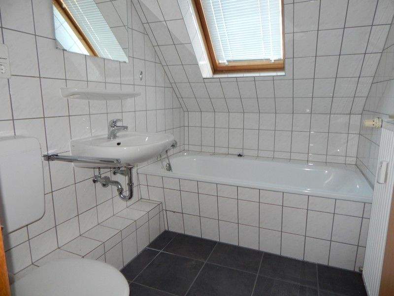 Großzügige 3-Zimmer-Dachgeschosswohnung wartet auf SIE! – Gelsenkirchen – Vorschaubild 3