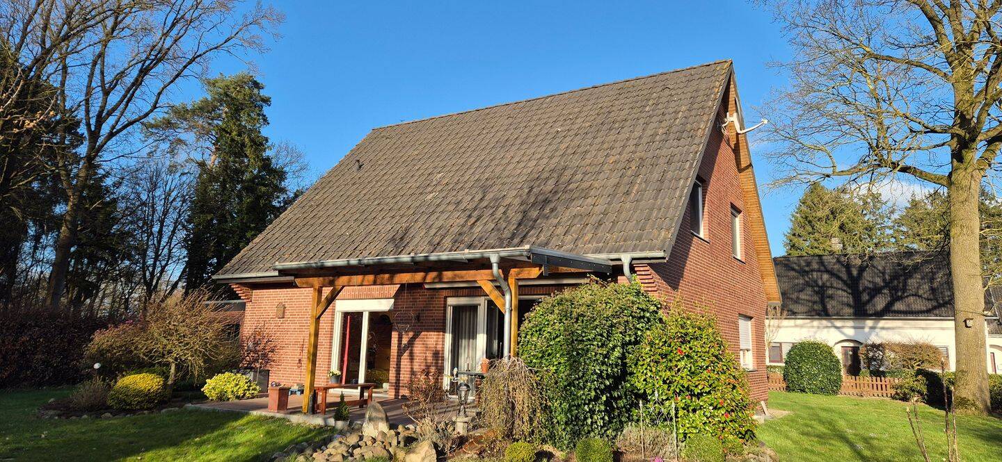 RESERVIERT! Einfamilienhaus mit Keller in ruhiger Lage von Bötersen zu verkaufen – Bötersen – Bild 1 von 9