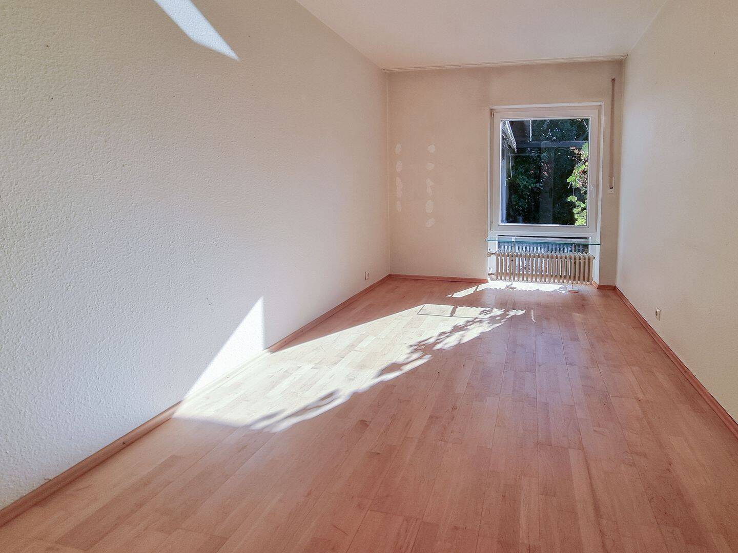 Lichtdurchfluteter Bungalow auf traumhaftem Grundstück inkl. Garage und Waldrandnähe – Schwabach – Vorschaubild 9