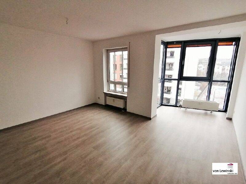 CHARMANTE SINGLEWOHNUNG MIT KÜCHENZEILE...