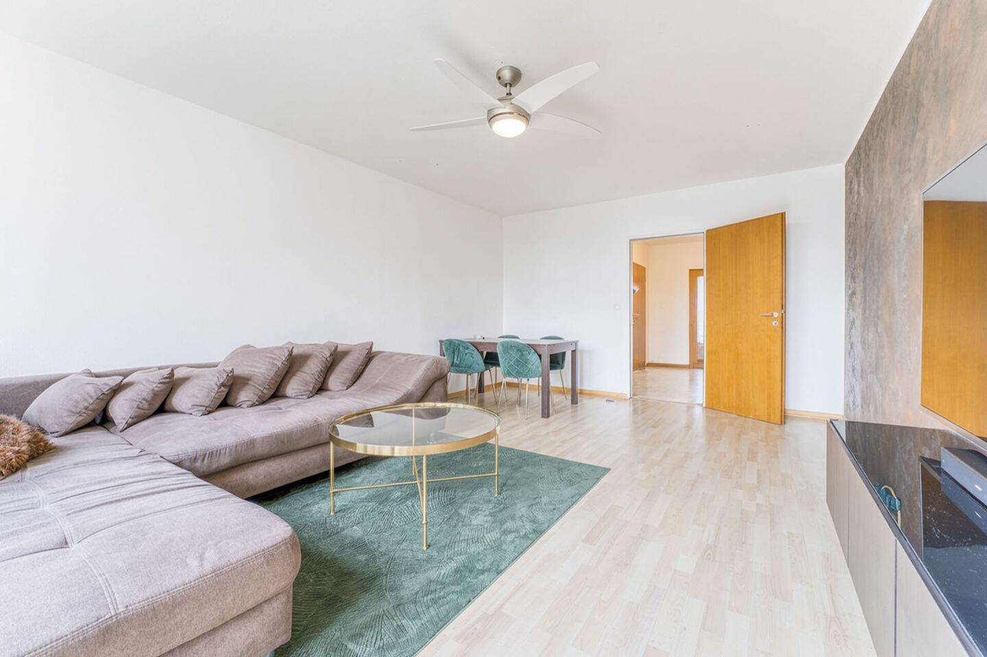 Wohnen mit Wohlfühlfaktor: 3 Zimmer mit perfektem Grundriss – München – Vorschaubild 3