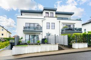 Moderne Maisonette-Wohnung mit Wohnbereich im Erdgeschoss!