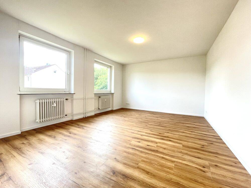 Stilvoll renovierte 4-Zimmer-Wohnung mit hochwertiger Einbauküche!