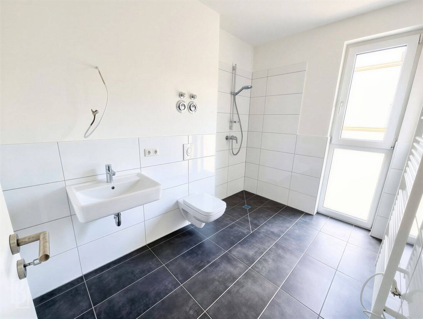Grün wohnen, modern leben - 2 Zimmer mit Fußbodenheizung & EBK direkt am Park – Berlin – Vorschaubild 6