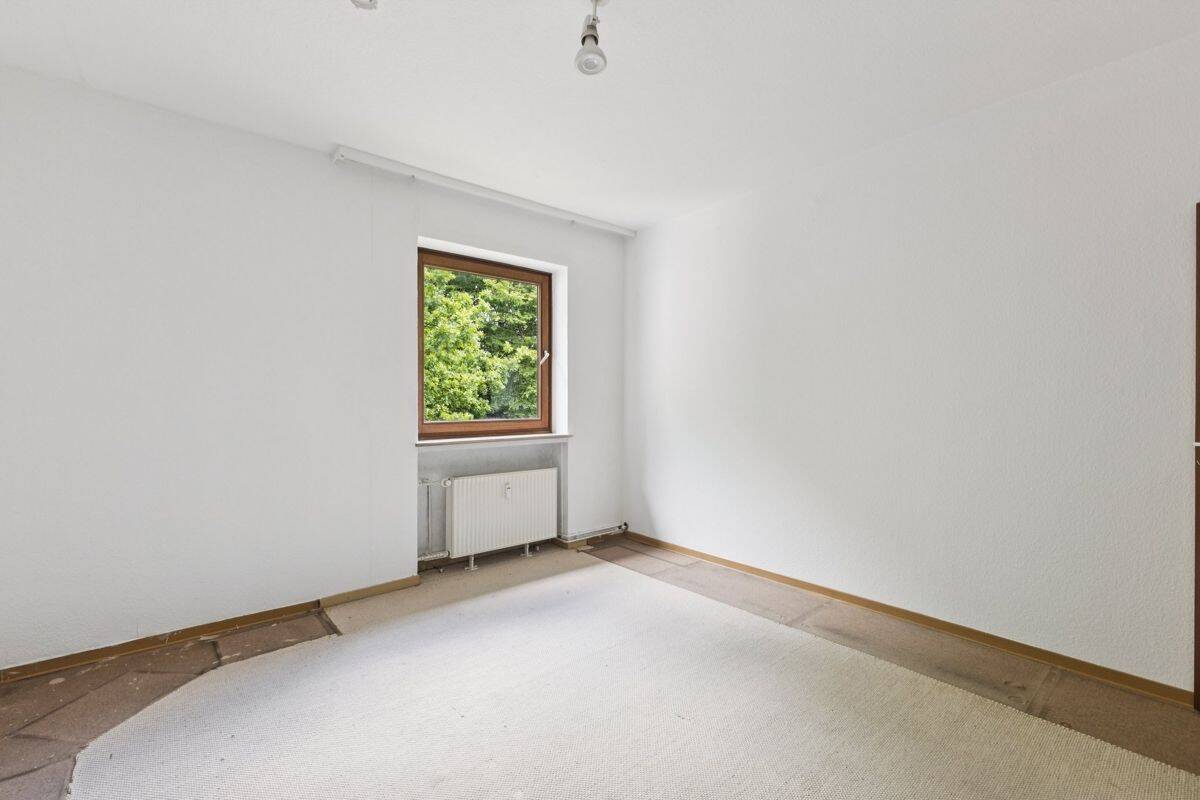 Nah am Werdersee und bestens angebunden: 2-Zimmer-Wohnung mit Balkon und Garage zur Renovierung! – Bremen – Vorschaubild 6