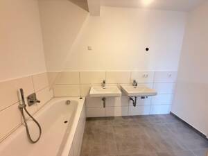 Großzügige Altbauwohnung mit Klimaanlage & Fußbodenheizung – 39104 Magdeburg – Vorschaubild 8