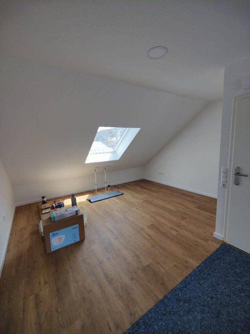 Sanierte Dachgeschosswohnung zum Wohlfühlen – Mönchengladbach – Vorschaubild 6