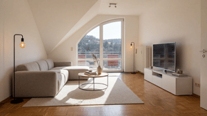 Olewig, helle 2 ZKB Dachgeschosswohnung mit großem Balkon und TG Stellplatz zu verkaufen