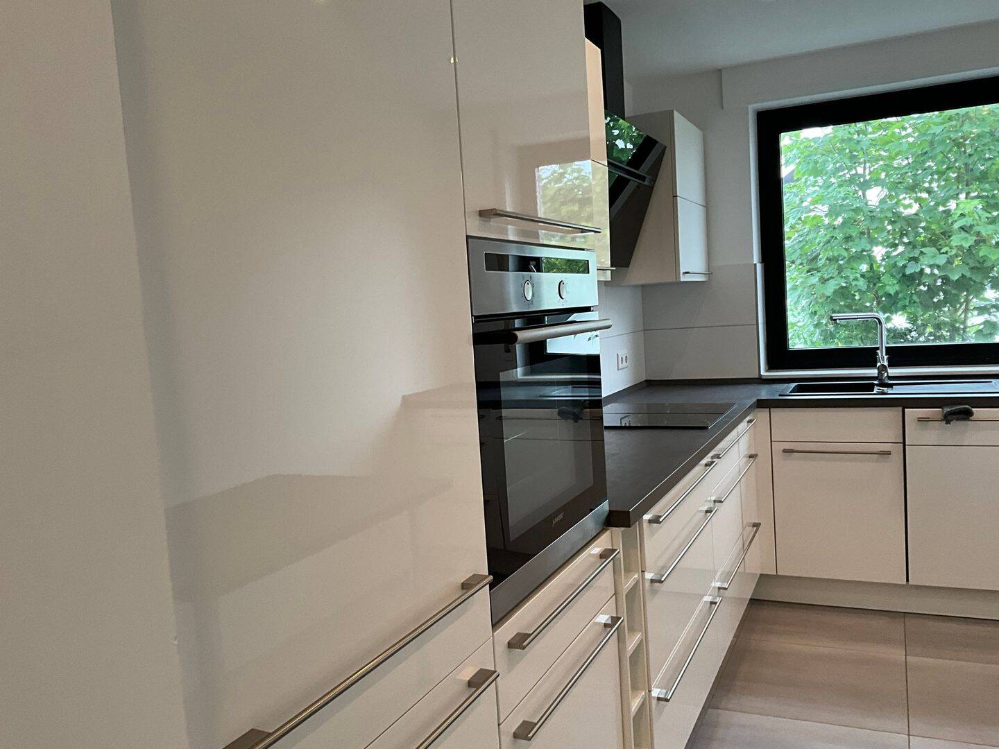 Tolle 3 Zimmer Wohnung mit Balkon, inkl. Garage und Einbauküche und freiem Bezug Nähe Rubbenbruchsee – Osnabrück – Vorschaubild 4