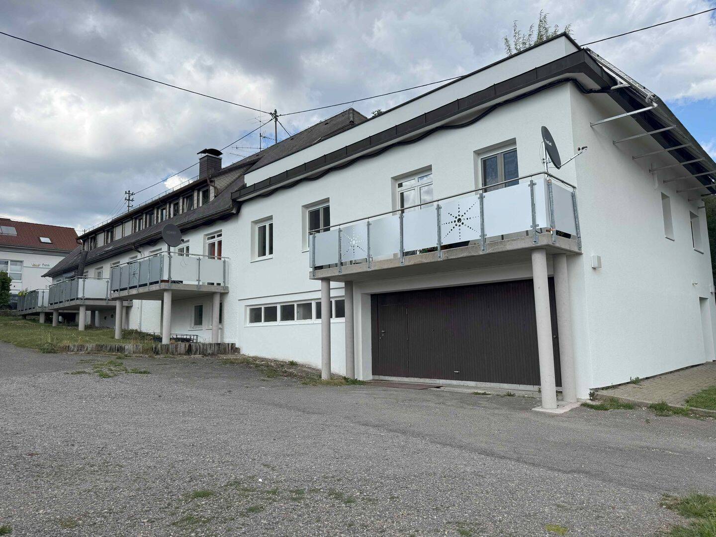 Großzügiges 5-Familienhaus, aktuelle Teilungserklärungen vorhanden zuzüglich 2 Flurstücke – Löffingen – Vorschaubild 2