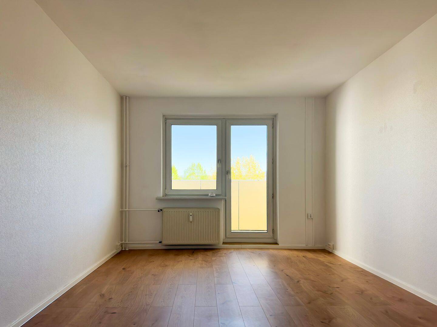 bezugsfrei: ruhige Lage | Südostbalkon | Aufzug | Fernwärme | Blick ins Grüne – Leipzig – Vorschaubild 8
