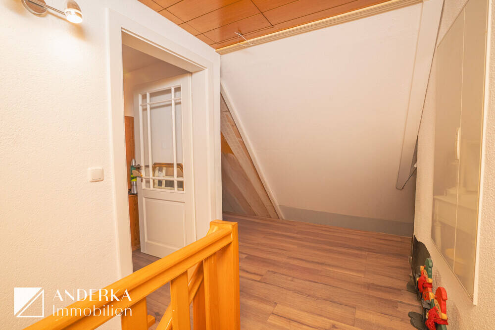 Gemütliches Zuhause mit Charakter, Garten und Doppelgarage! – Gundremmingen – Vorschaubild 8