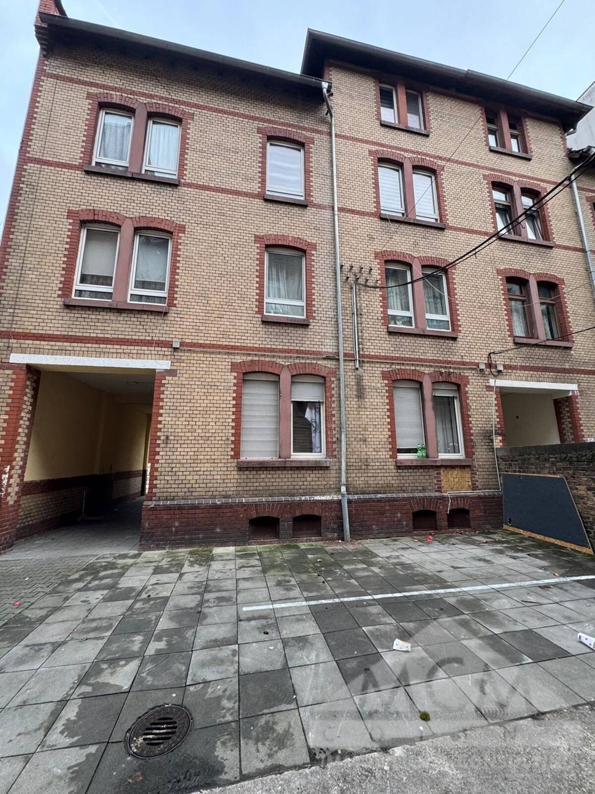 Modernisiertes Wohn- und Geschäftshaus in zentraler Lage von Offenbach mit AB -Faktor 12,78- – 63065 Offenbach am Main – Bild 1 von 2