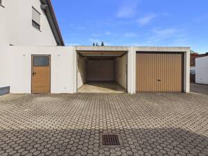 Renovierungsbedürftige Wohnung - sofort verfügbar! 3-ZKB im DG, zwei Balkone, Garage und Keller! – 85053 Ingolstadt – Vorschaubild 3