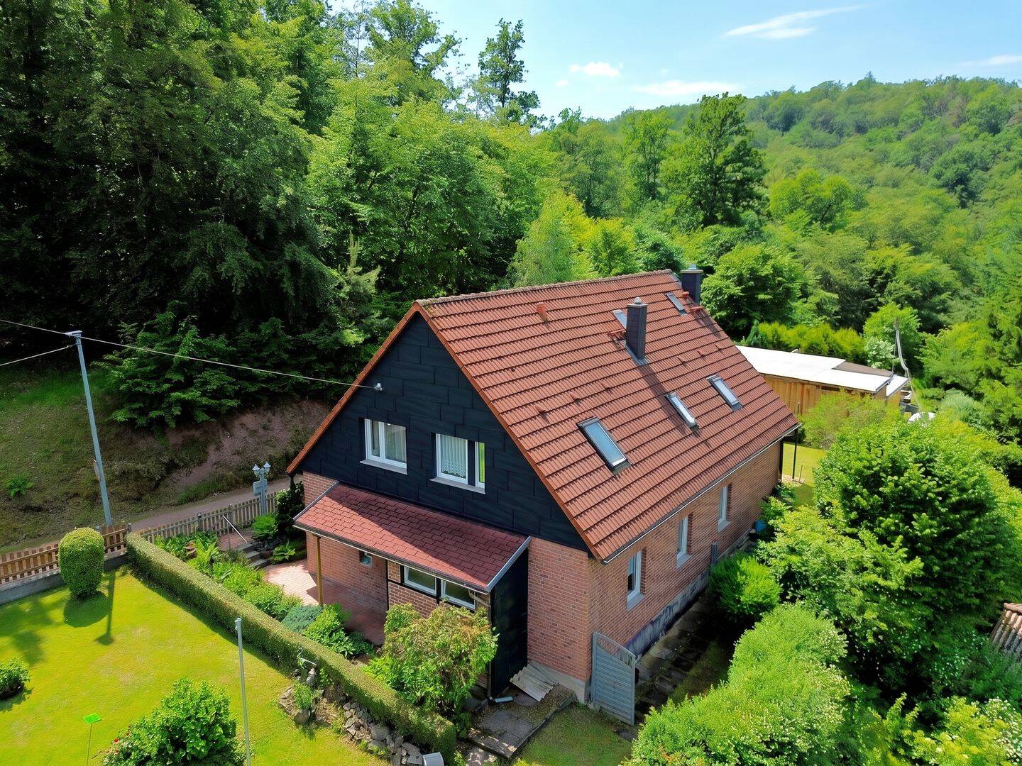 Einziehen und wohlfühlen - Gepflegtes Einfamilienhaus mit 6 Zimmern und Doppelcarport – Eisenach – Vorschaubild 3